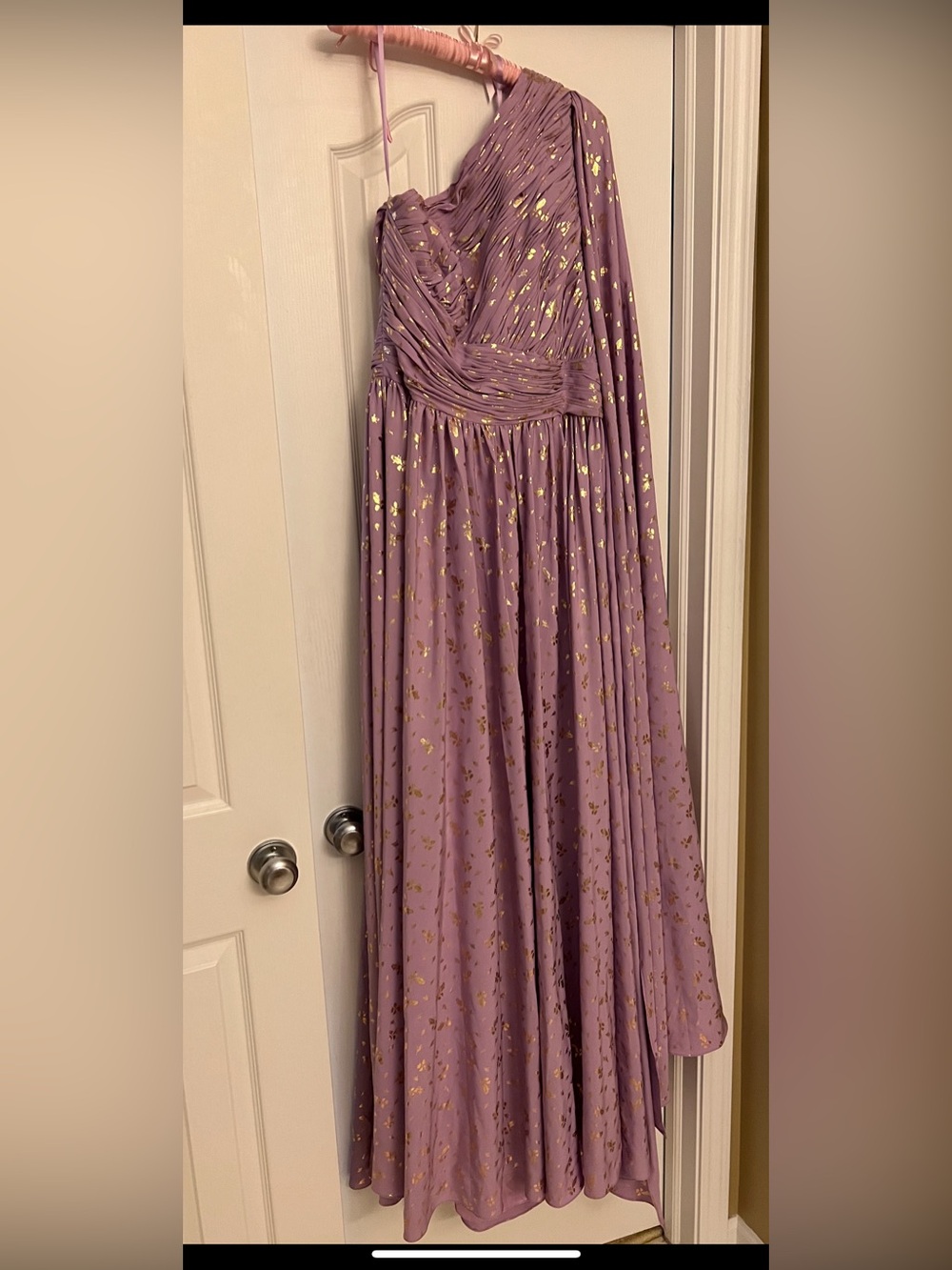 STUNNING 💜Mac Duggal Lavender Dress with Gold Floral Foil with cape size 12W